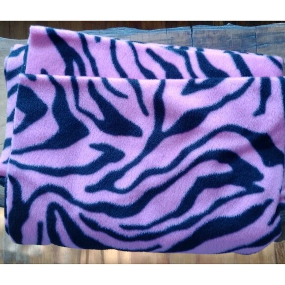 1 1/2 Yards of Pink & Black Zebra Print Fleece Material 60" Wide Crafts Sewing - Picture 2 of 3
